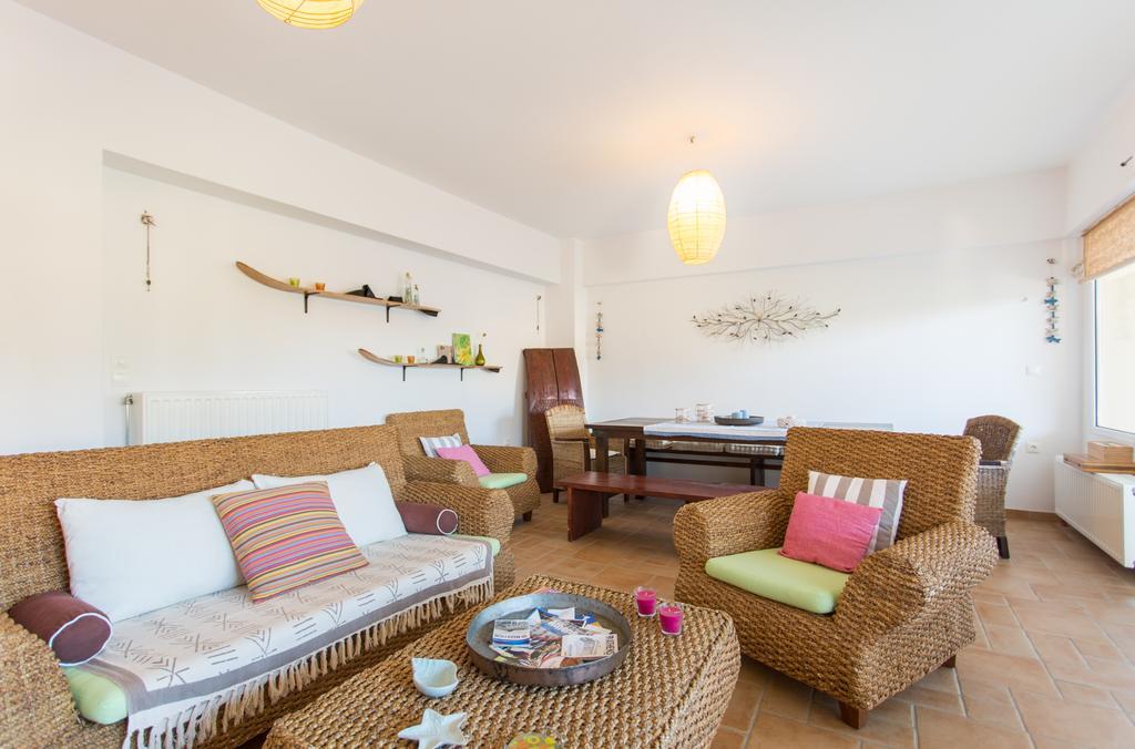 Marathon Beachside Villa 100M From The Beach Schinias Exterior photo