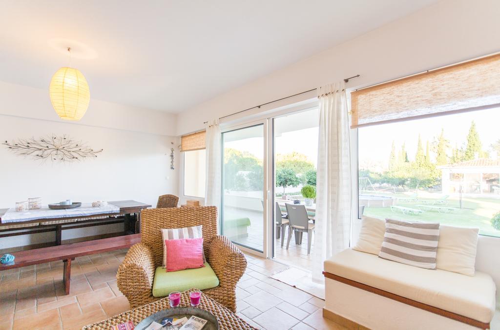 Marathon Beachside Villa 100M From The Beach Schinias Exterior photo